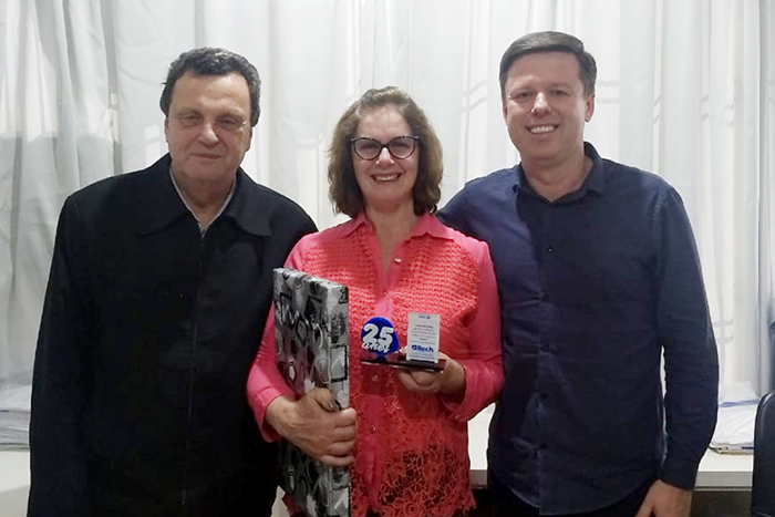 Homenagem pelos 25 anos de parceria